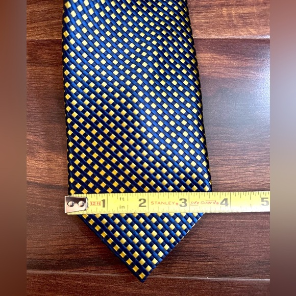 FIRENZE Classic Navy and Gold Men's Geometric Checkered Silk Tie - Picture 9 of 10